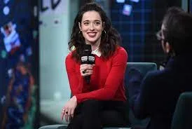 How Old is Marina Squerciati